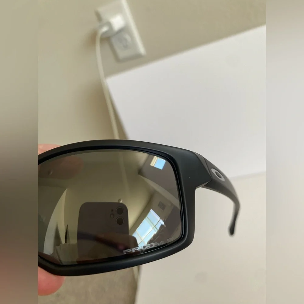 NWOT - Authentic - Oakley Gibston Polarized Sunglasses - Black / Grey - Picture 13 of 16